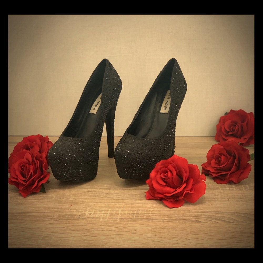 Steve Madden Black Rhinestone Platform Pumps